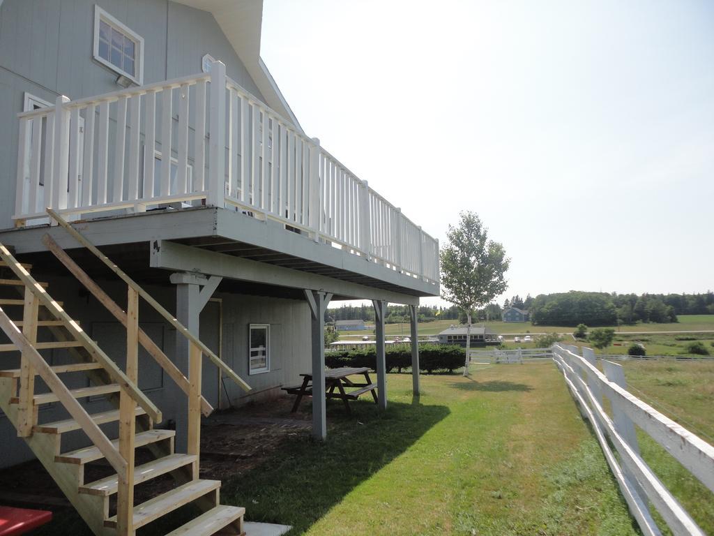Brackley Beach Hostel Exterior photo