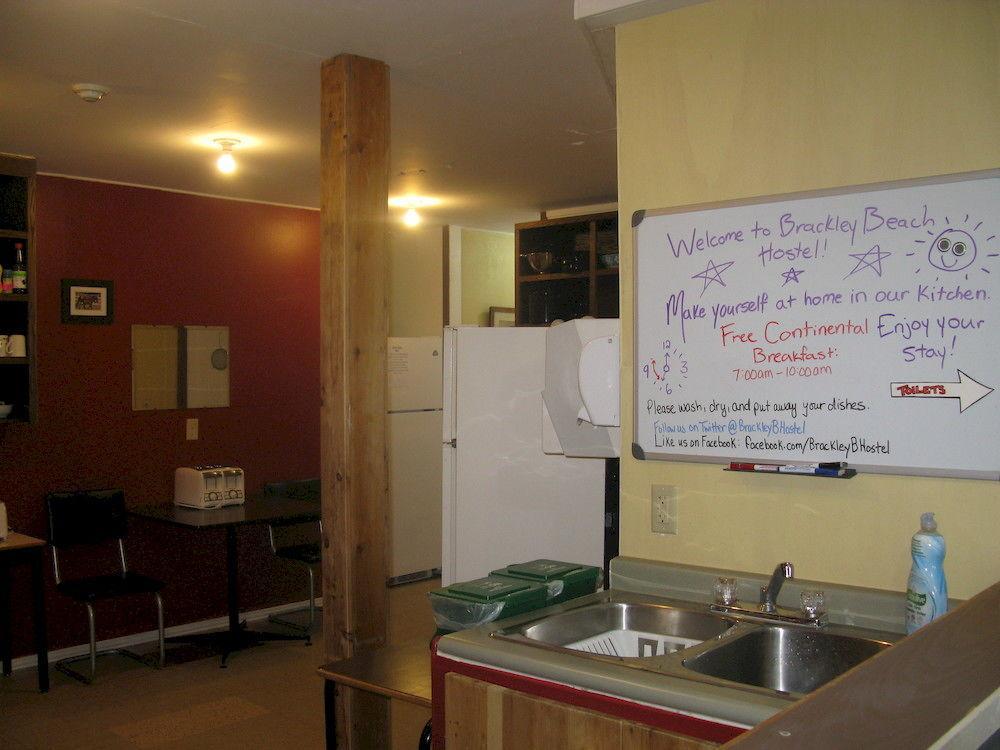 Brackley Beach Hostel Exterior photo